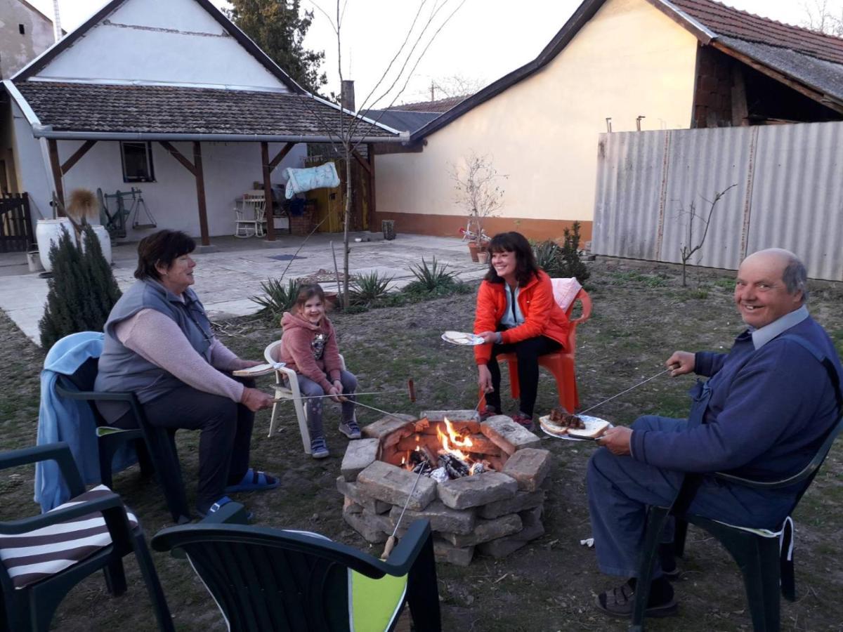 Hársfák Mezokovacshaza Exterior foto