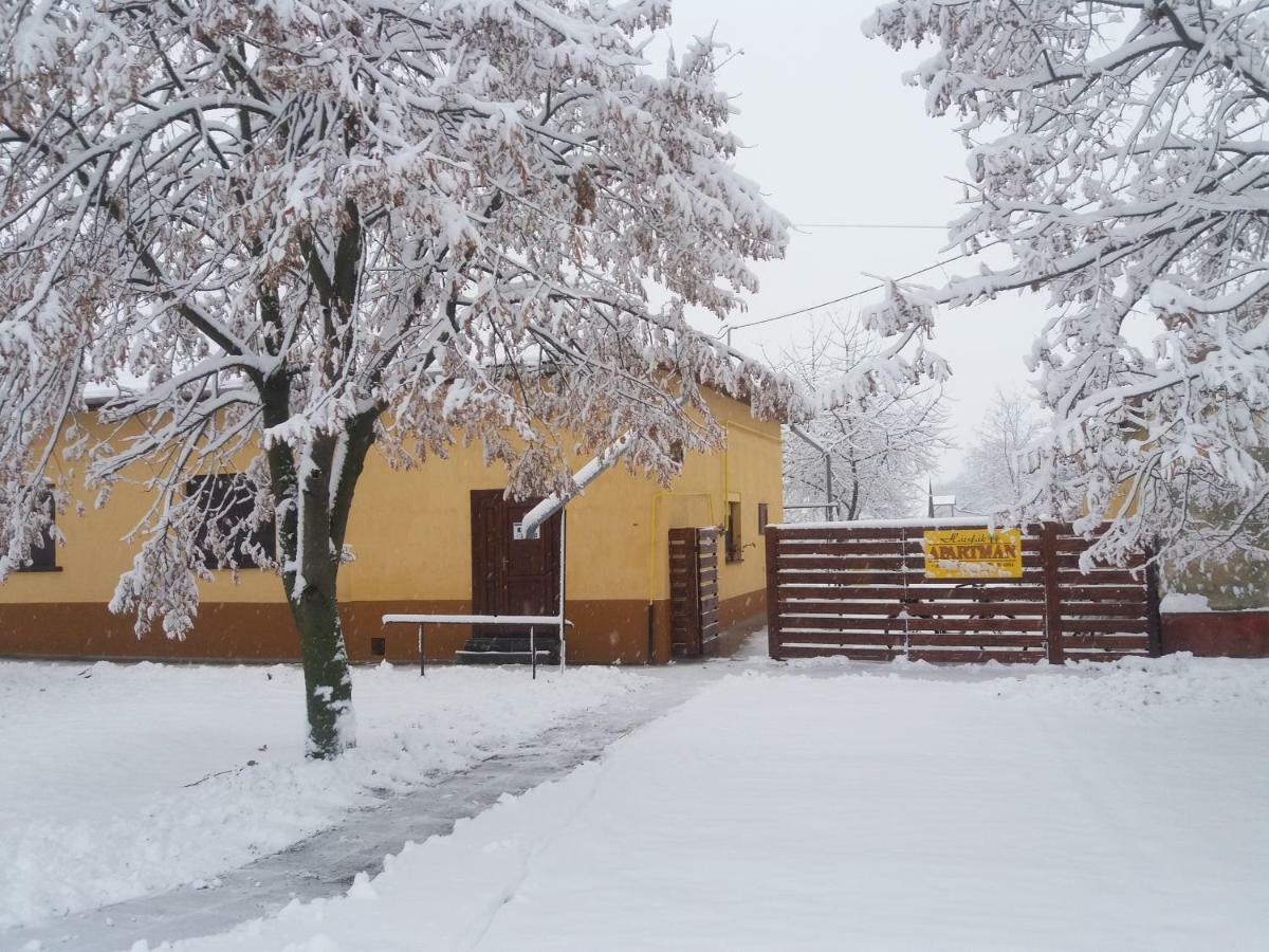 Hársfák Mezokovacshaza Exterior foto