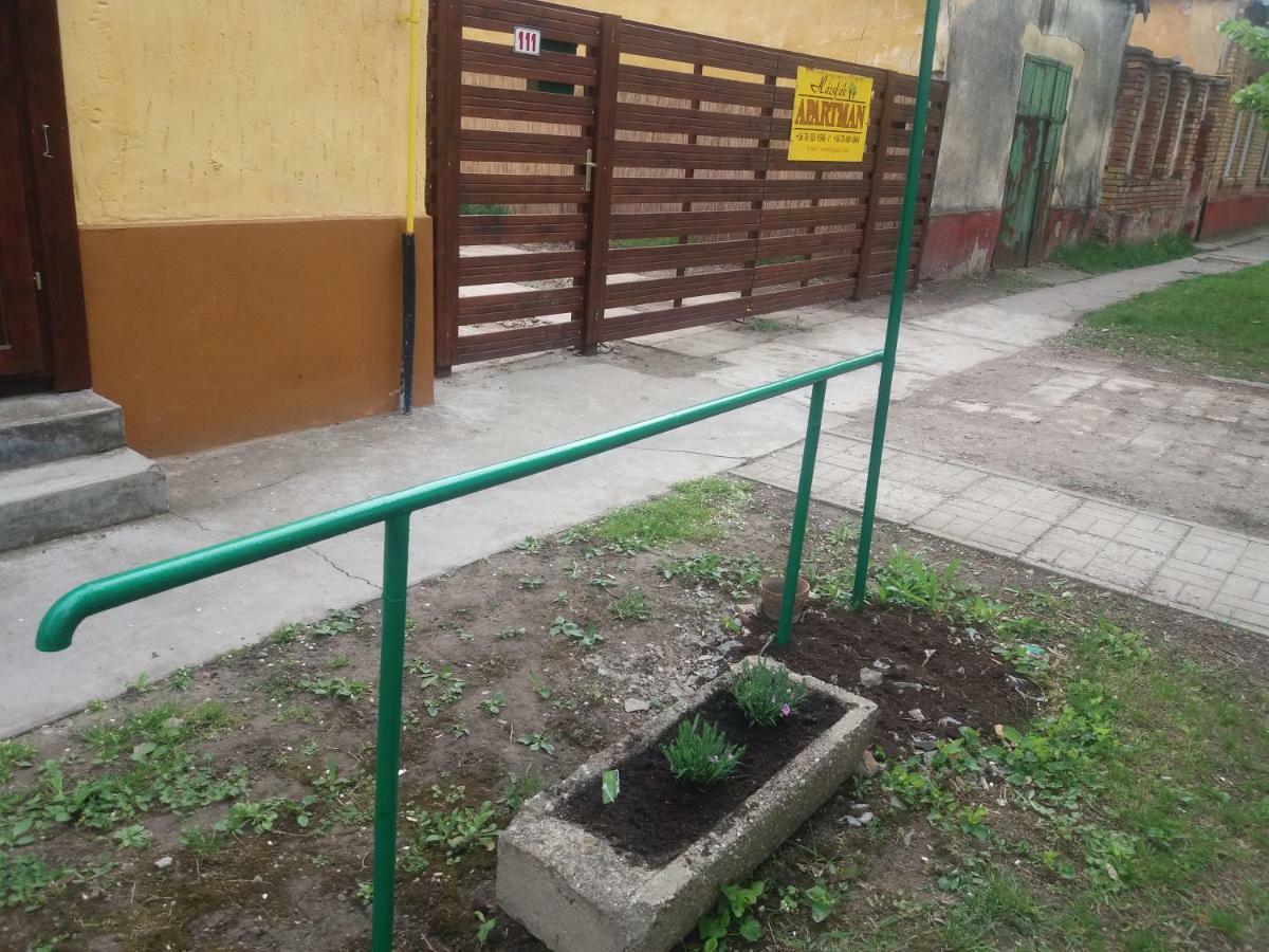 Hársfák Mezokovacshaza Exterior foto