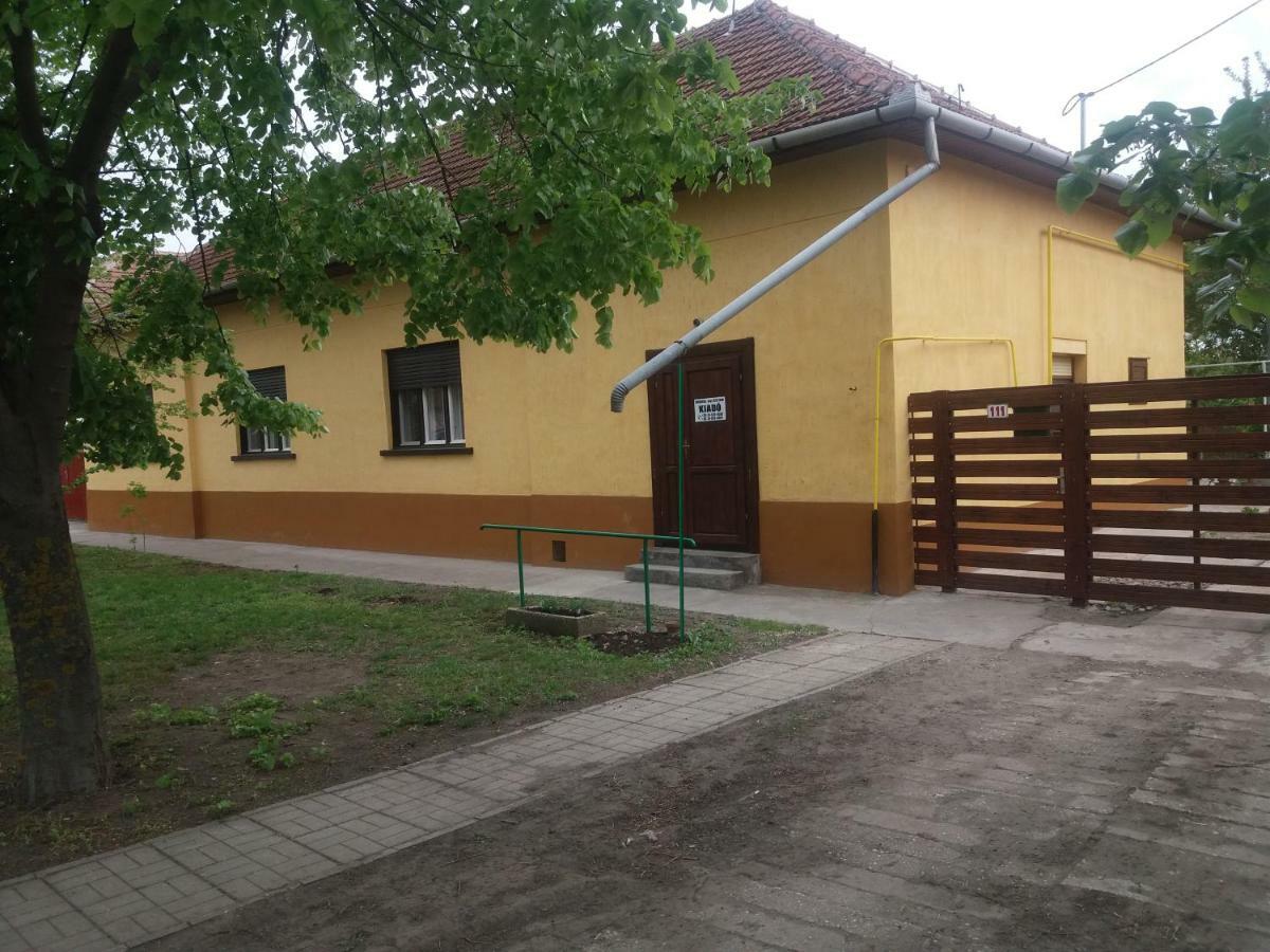 Hársfák Mezokovacshaza Exterior foto