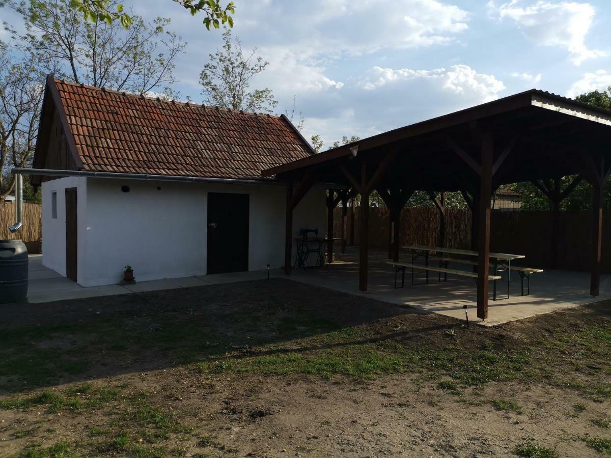 Hársfák Mezokovacshaza Exterior foto