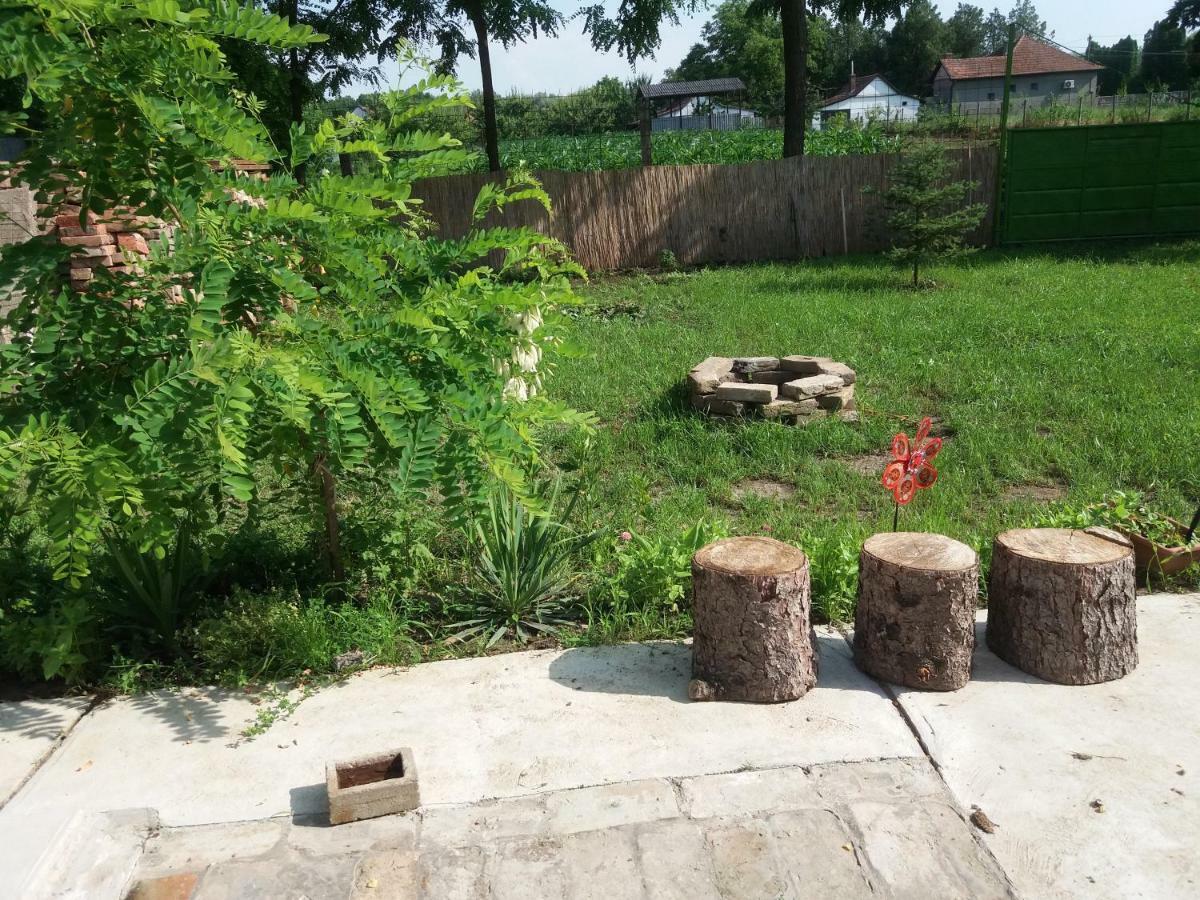 Hársfák Mezokovacshaza Exterior foto