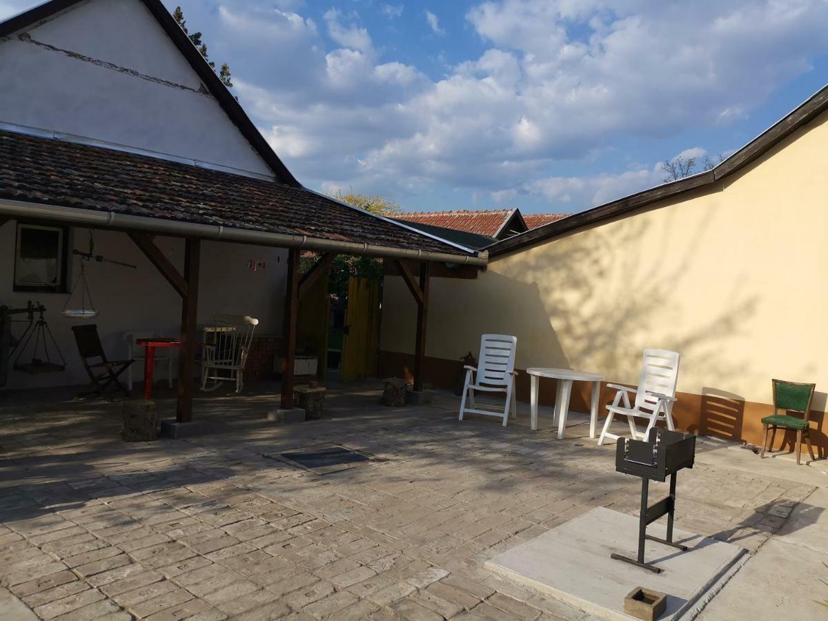 Hársfák Mezokovacshaza Exterior foto