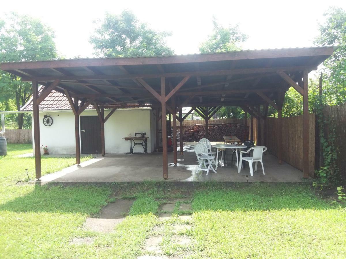 Hársfák Mezokovacshaza Exterior foto
